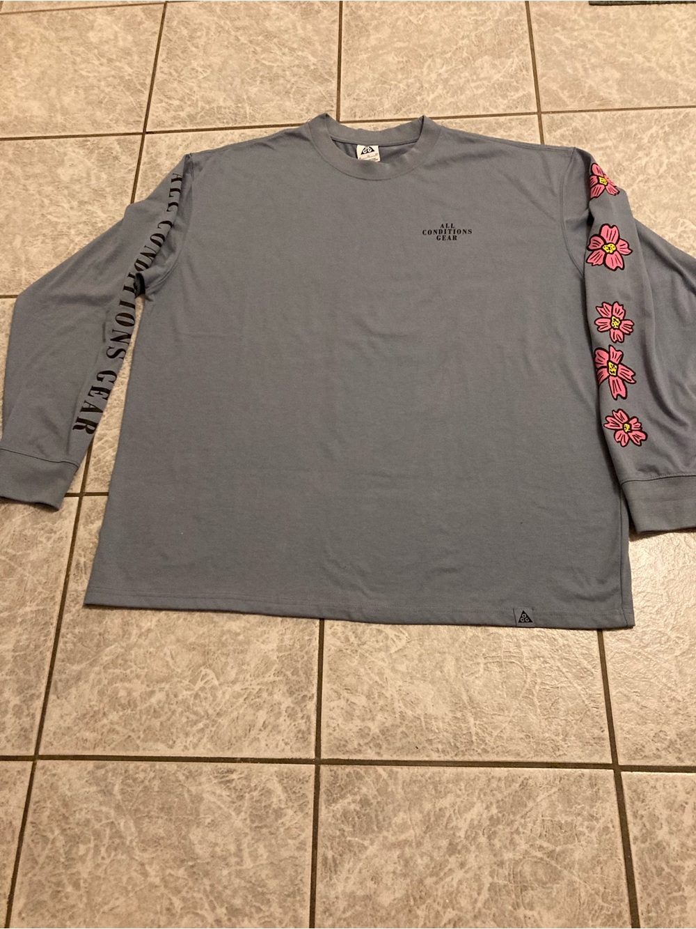 Men’s Nike XL Long-Sleeve Graphic Tee